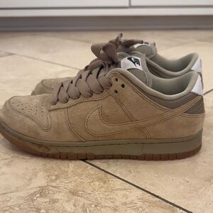 Nike SB Suede Low-Top Sneakers in Tan and Gum
